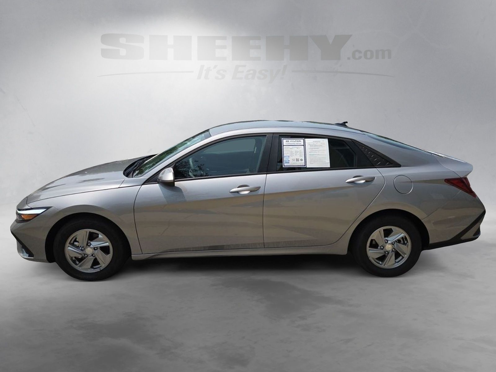 Used 2025  Hyundai SE image 12