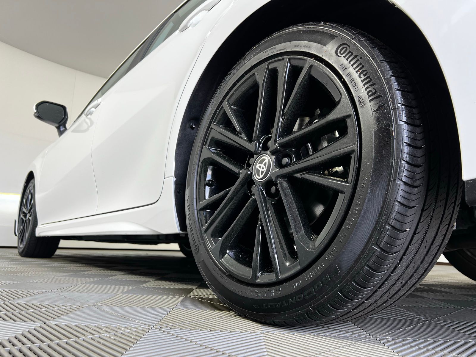 Thumbnail: 2025 Toyota Camry - 25