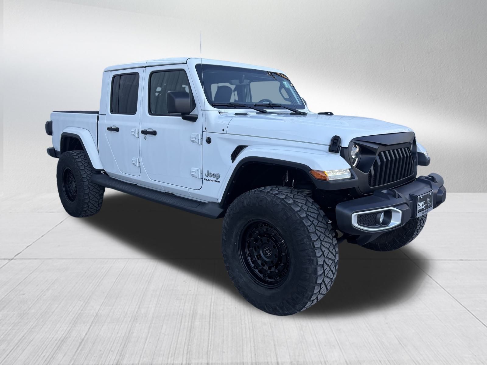 Used Car 2022 Jeep Gladiator  Overland For Sale Under $35,000 In Austin, Texas