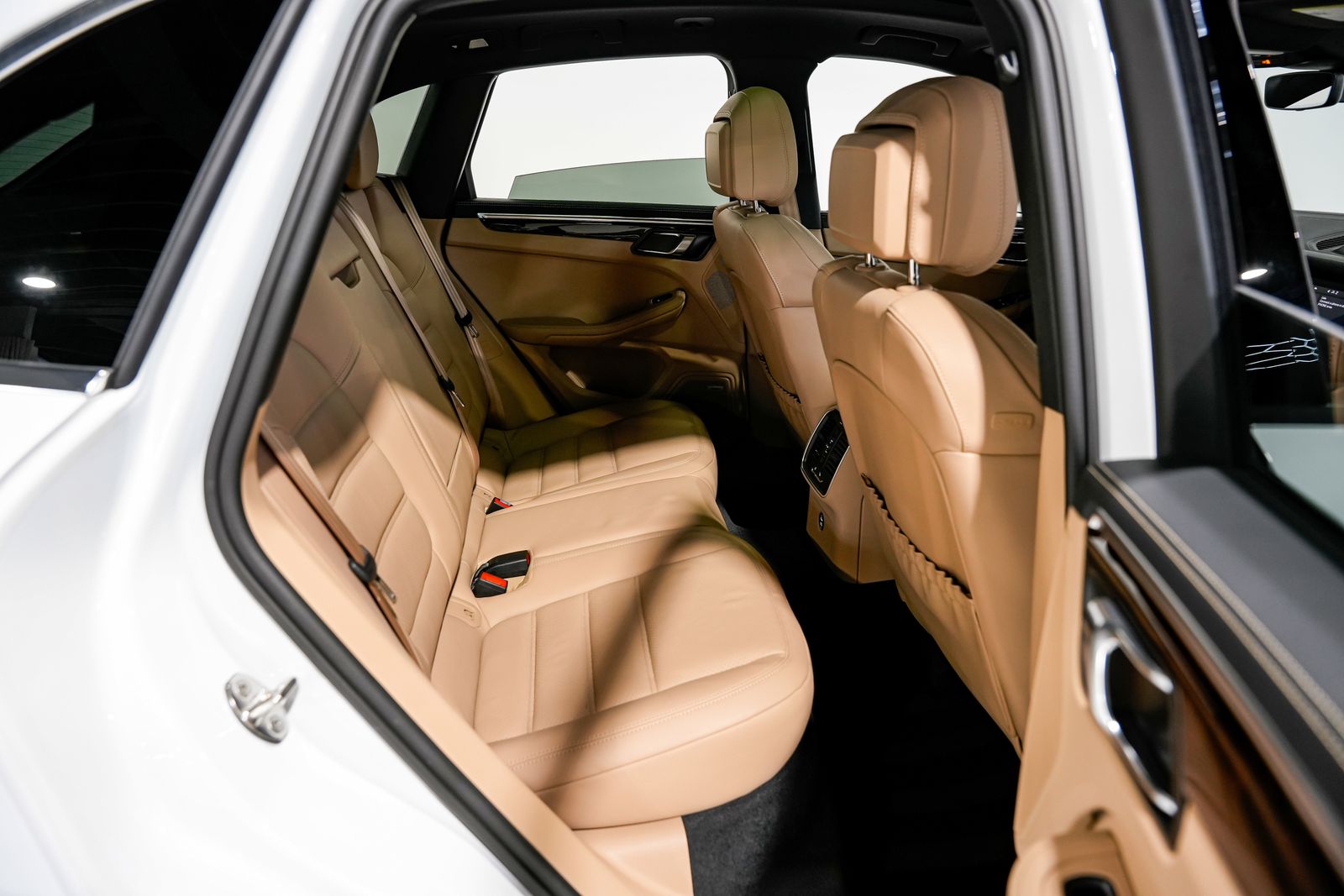 2023 Porsche Macan S — photo 35