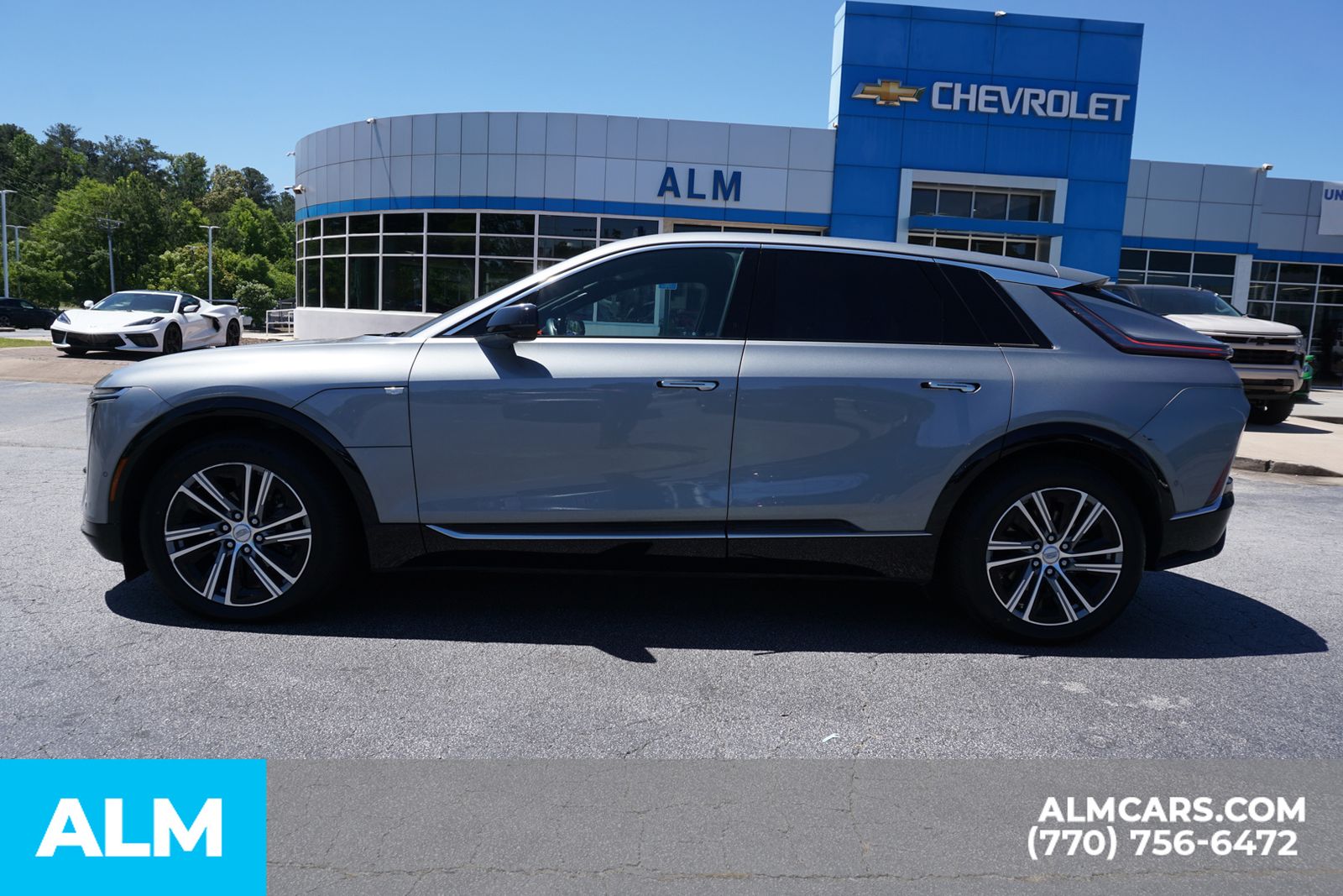 Used 2024 Silver Cadillac Luxury image 10