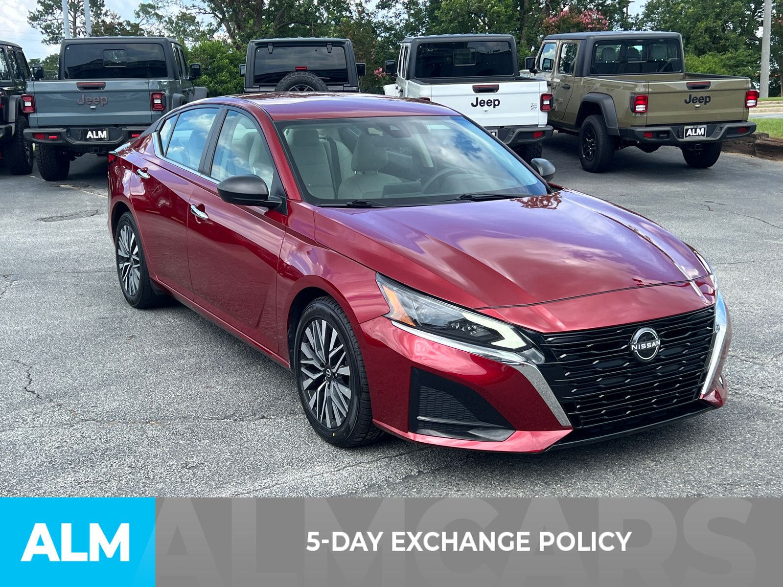 Used 2025 Red Nissan 2.5 SV image 4