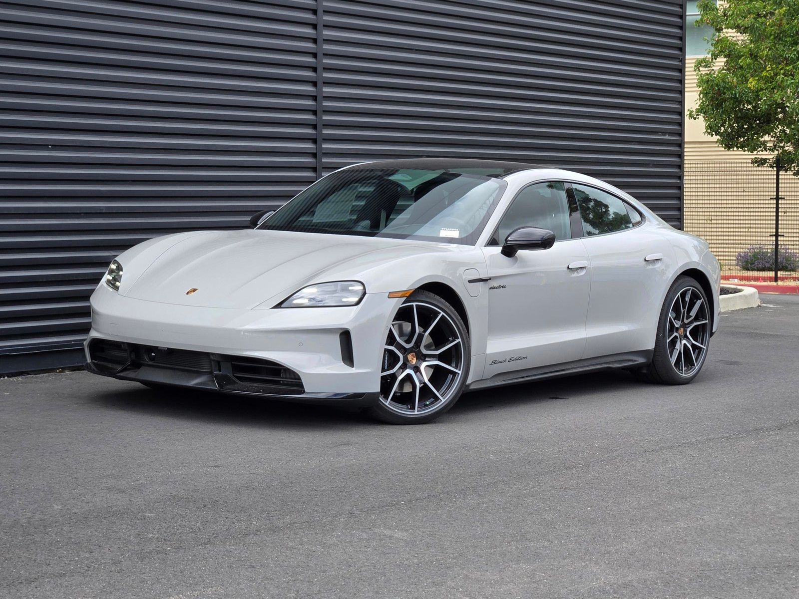 2026 Porsche Taycan 4 — full photo 1 of 27