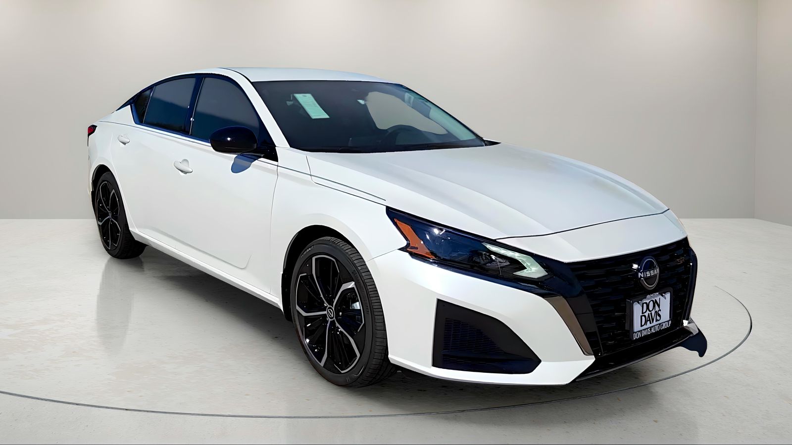 Pearl White Tricoat 2025 Nissan Altima 2.5 SR FWD Sedan Front-Wheel Drive Continuously Variable Transmission