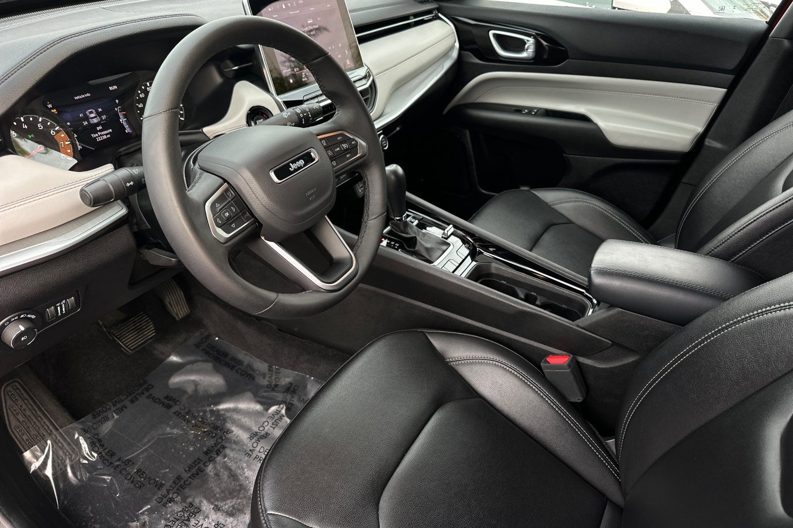 View vehicle photo 7