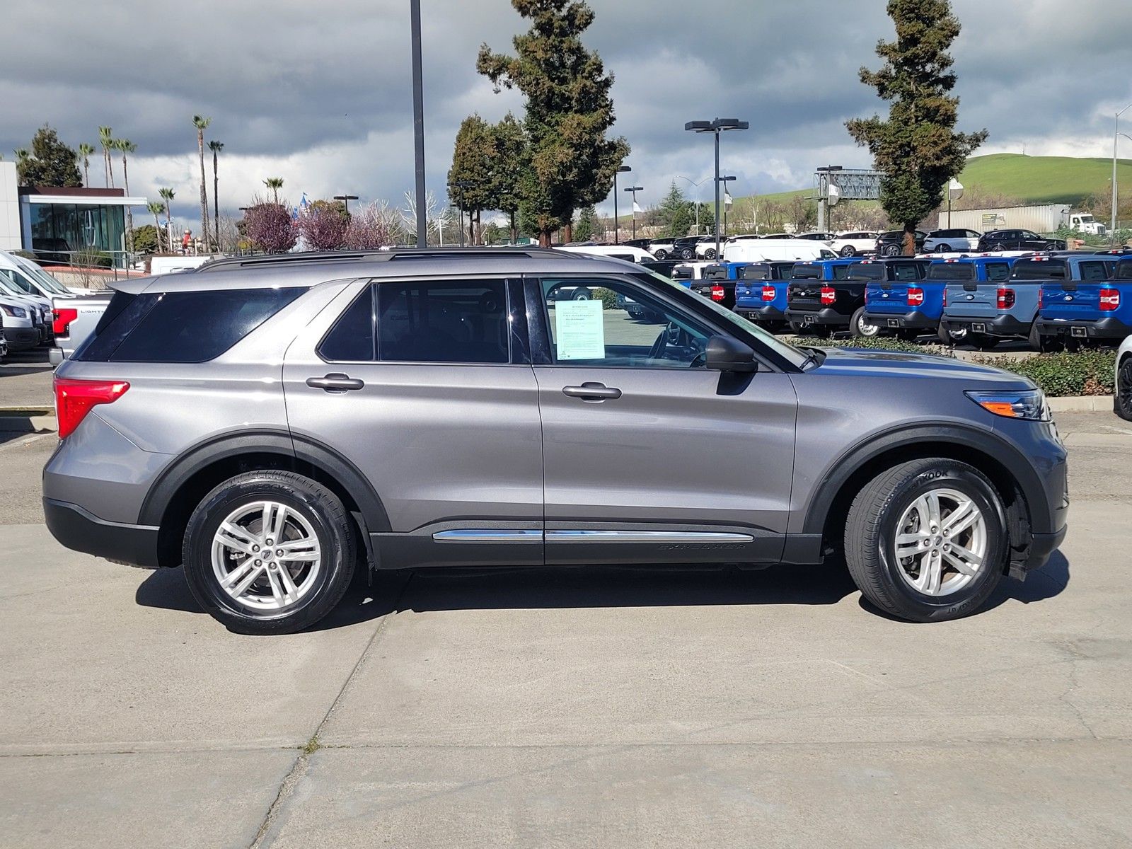 Used 2022 Gray Ford XLT image 3