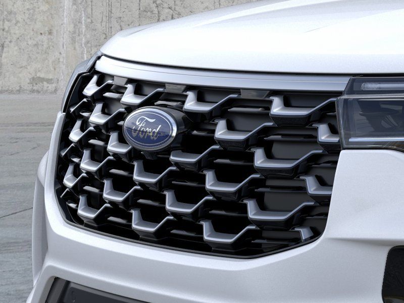 New 2026 Star White Metallic Tri-Coat Ford Platinum image 17