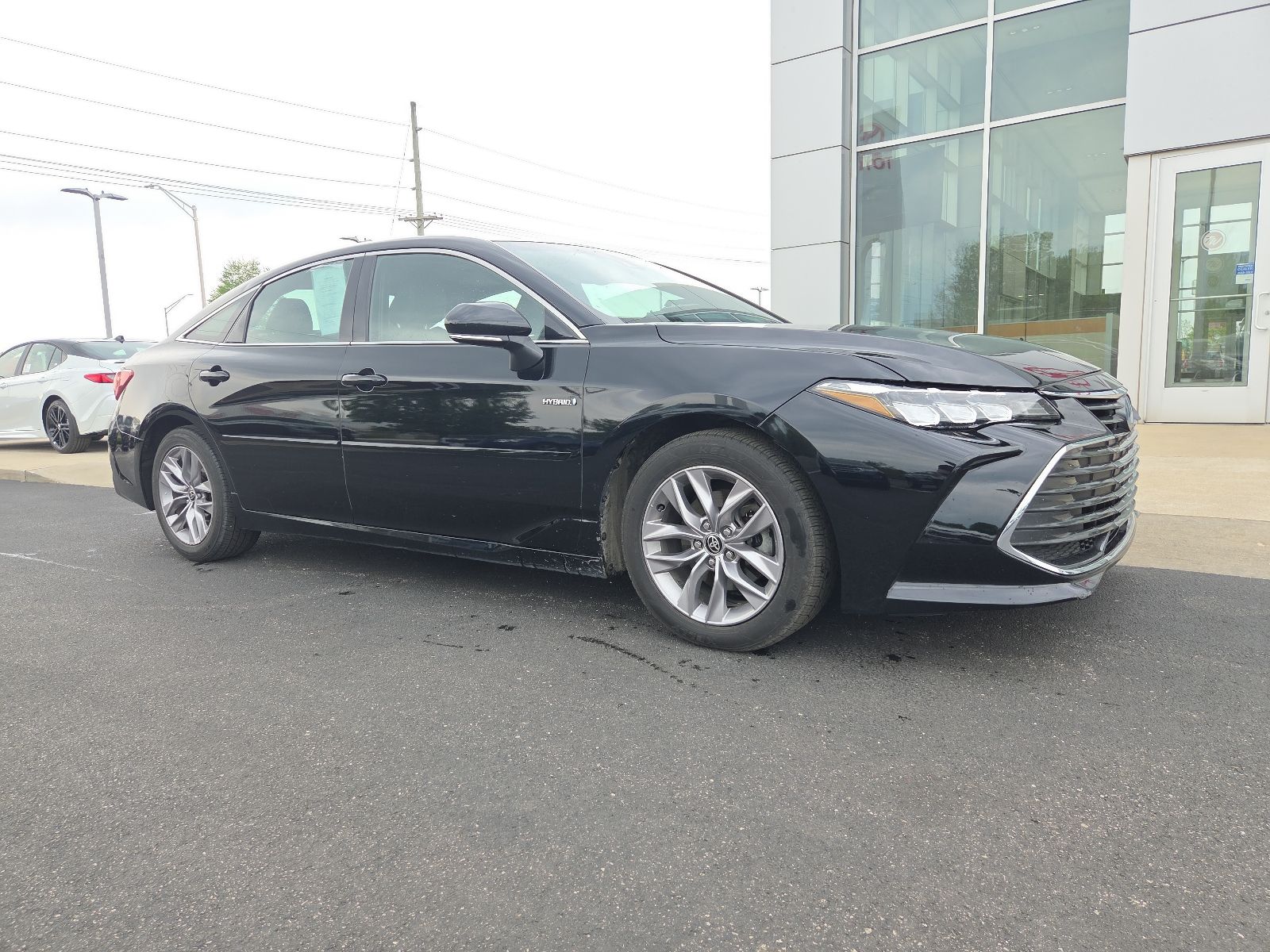 2021 Toyota Avalon Hybrid XLE Plus