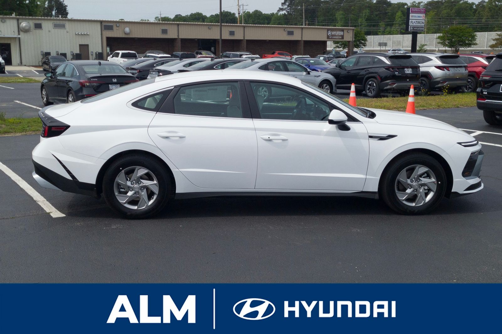 2025 Hyundai Sonata SE photo 4