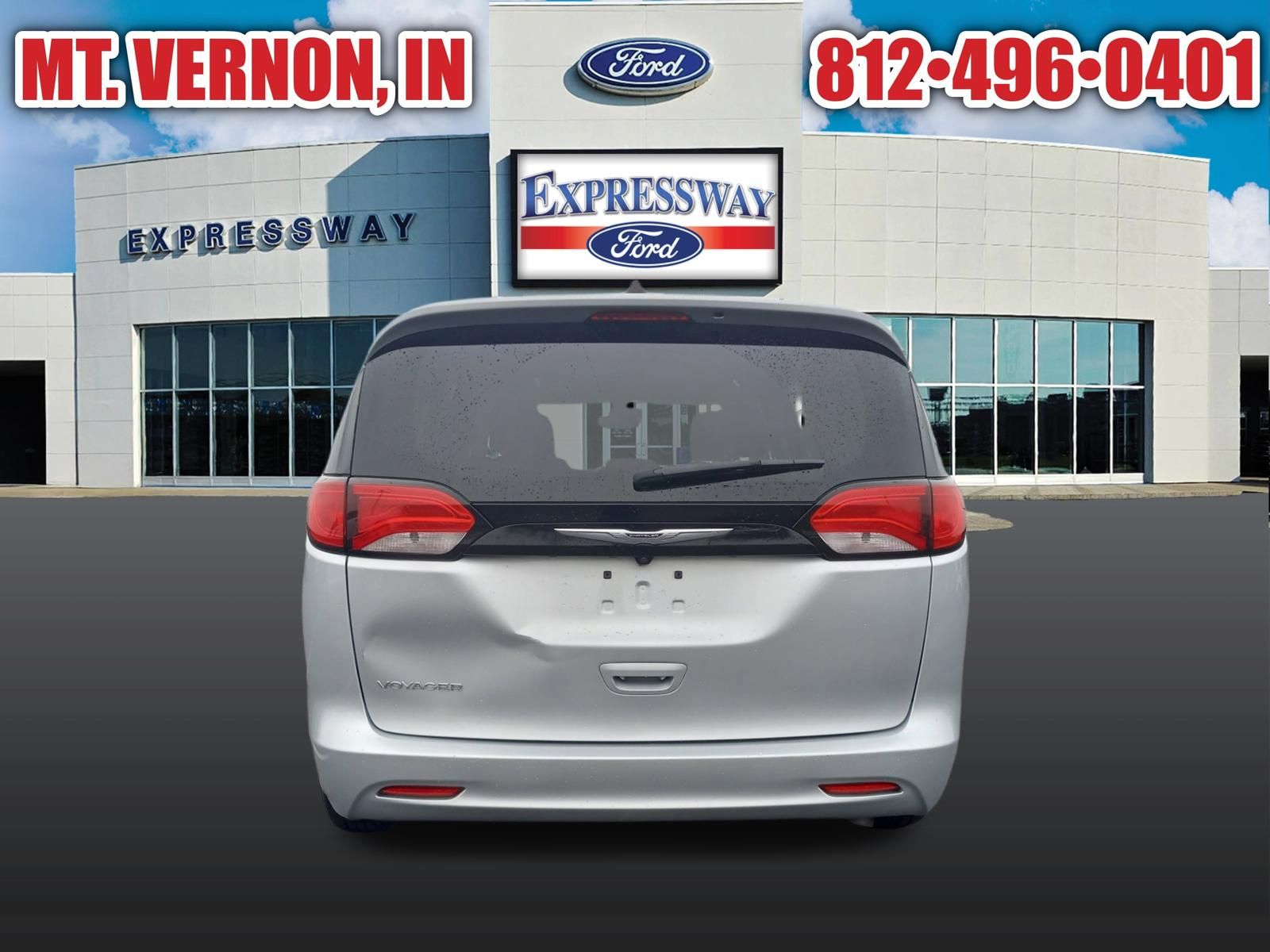 2023 Chrysler Voyager image 7