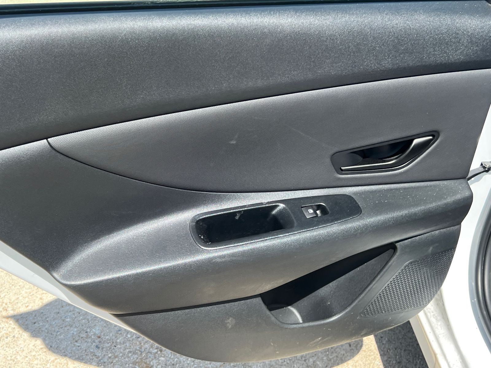 Used 2025 White Hyundai SEL Sport image 19