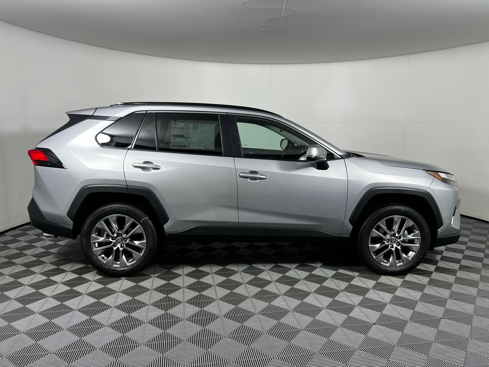 Thumbnail: 2025 Toyota RAV4 - 4