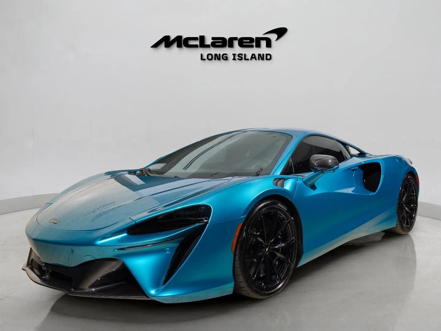 2023 McLaren Artura Techlux