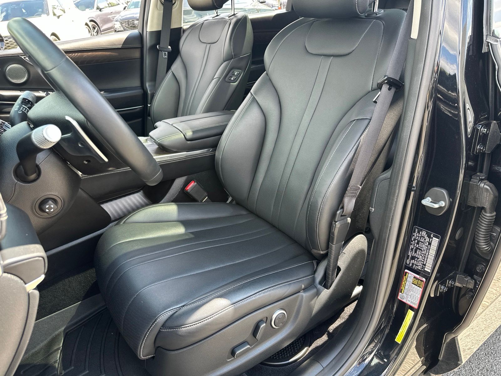 Used 2021 Black Genesis 2.5T image 9