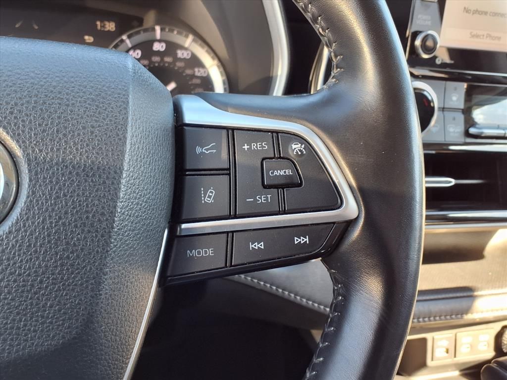 2022 Toyota Highlander XLE White at DeMontrond Mazda