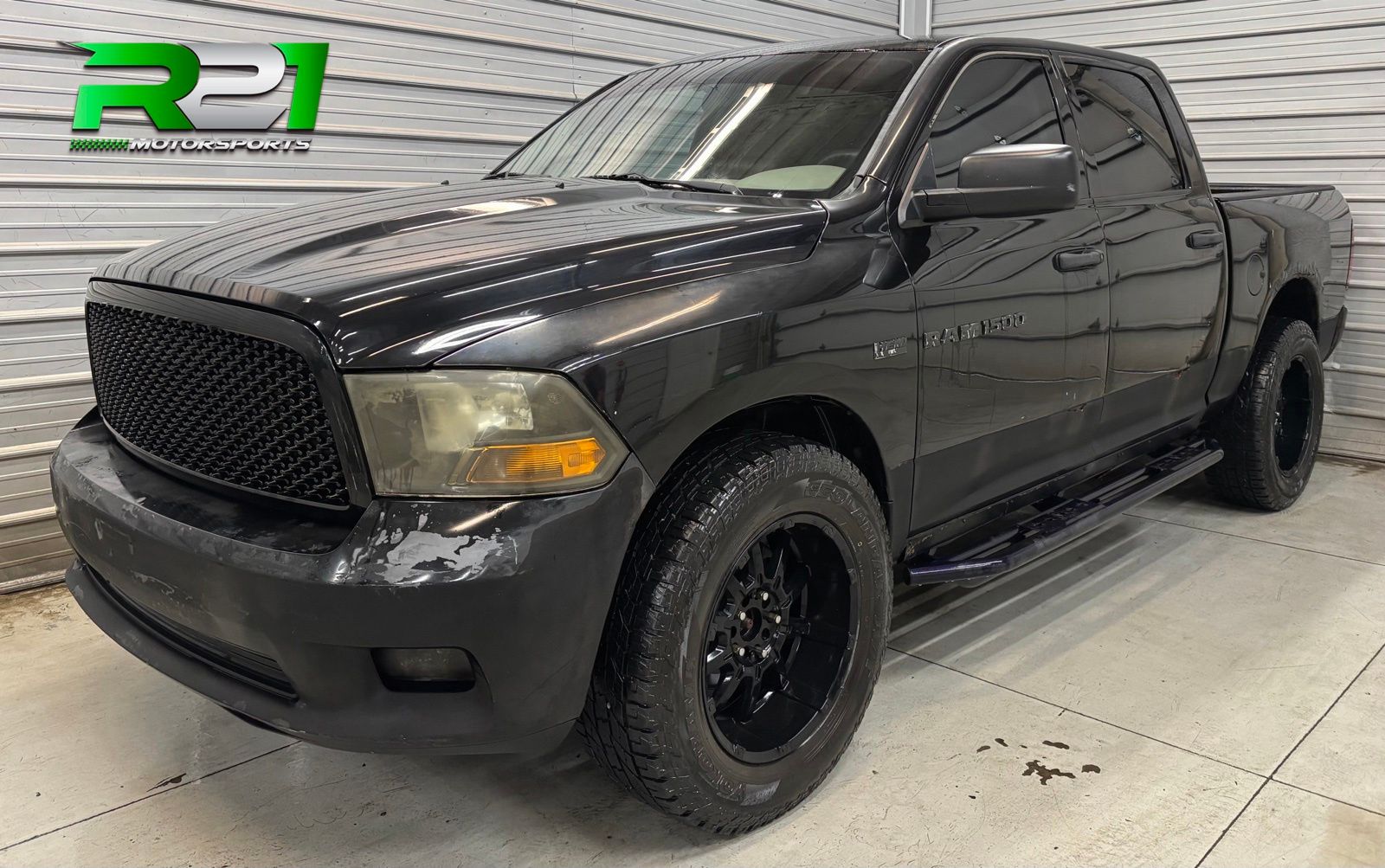 2019 Nissan Titan Express - Main Image
