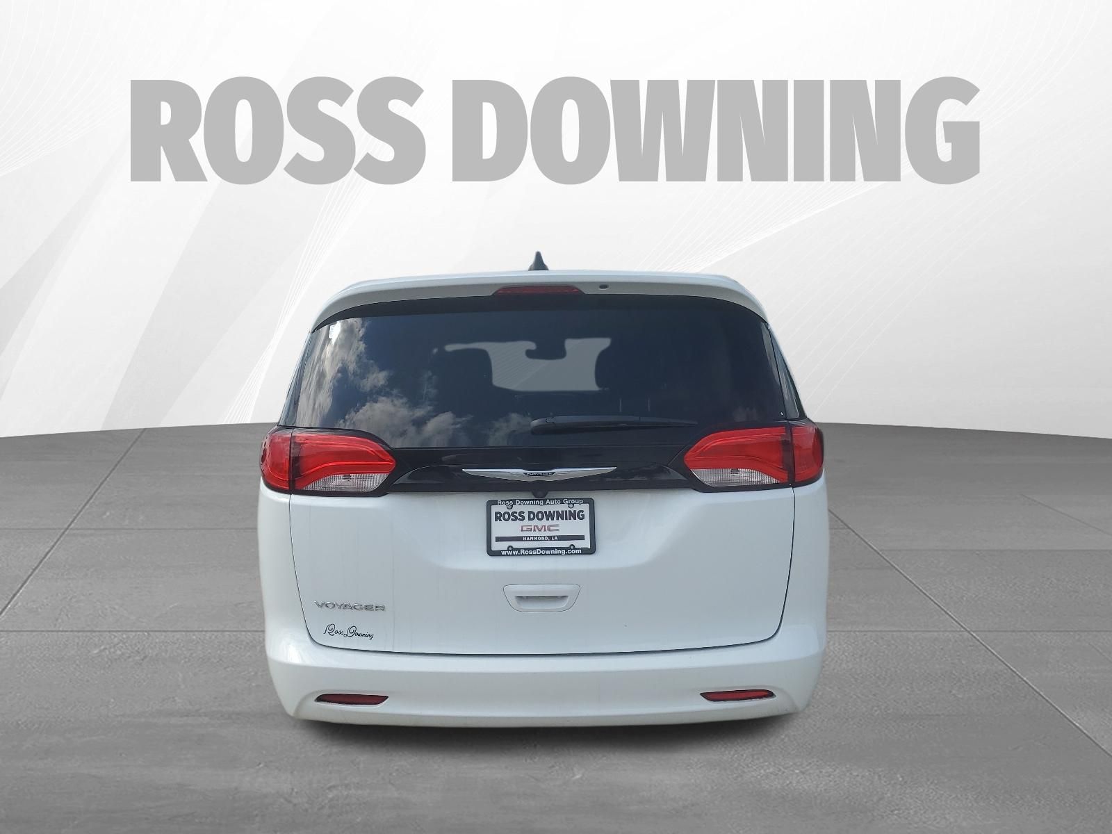 2023 Chrysler Voyager LX - 4