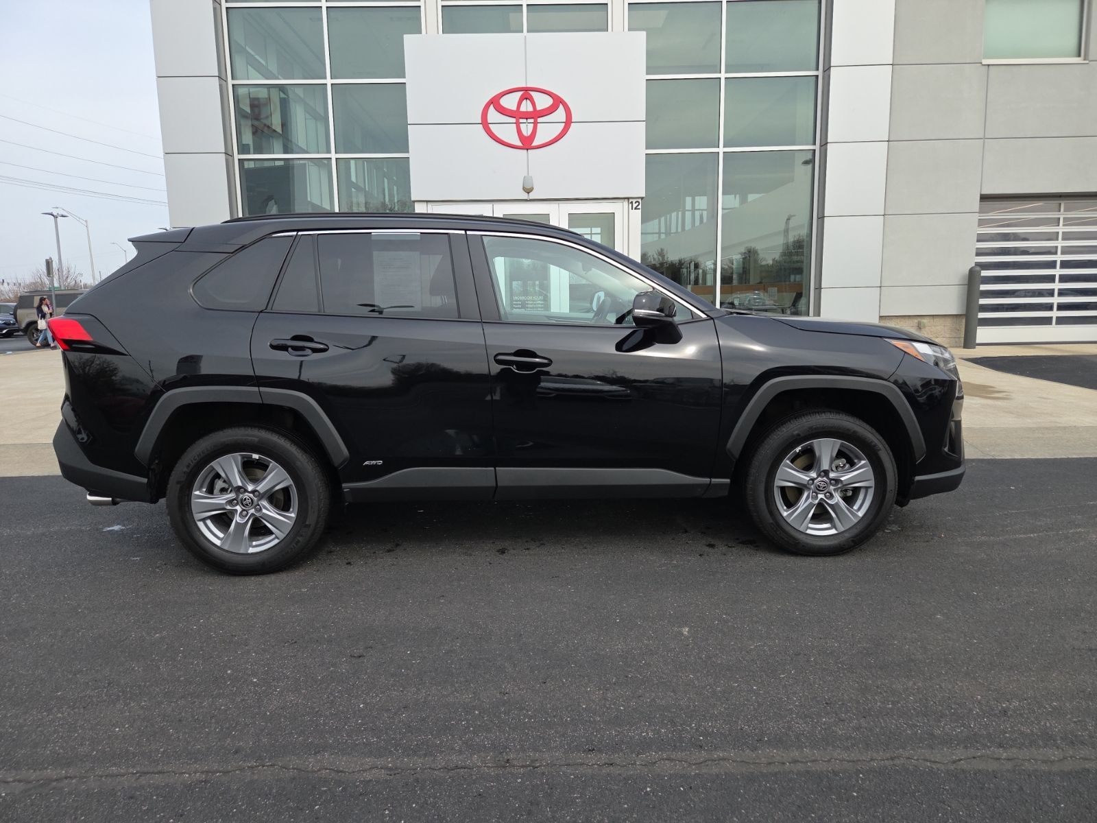 View vehicle photo 6