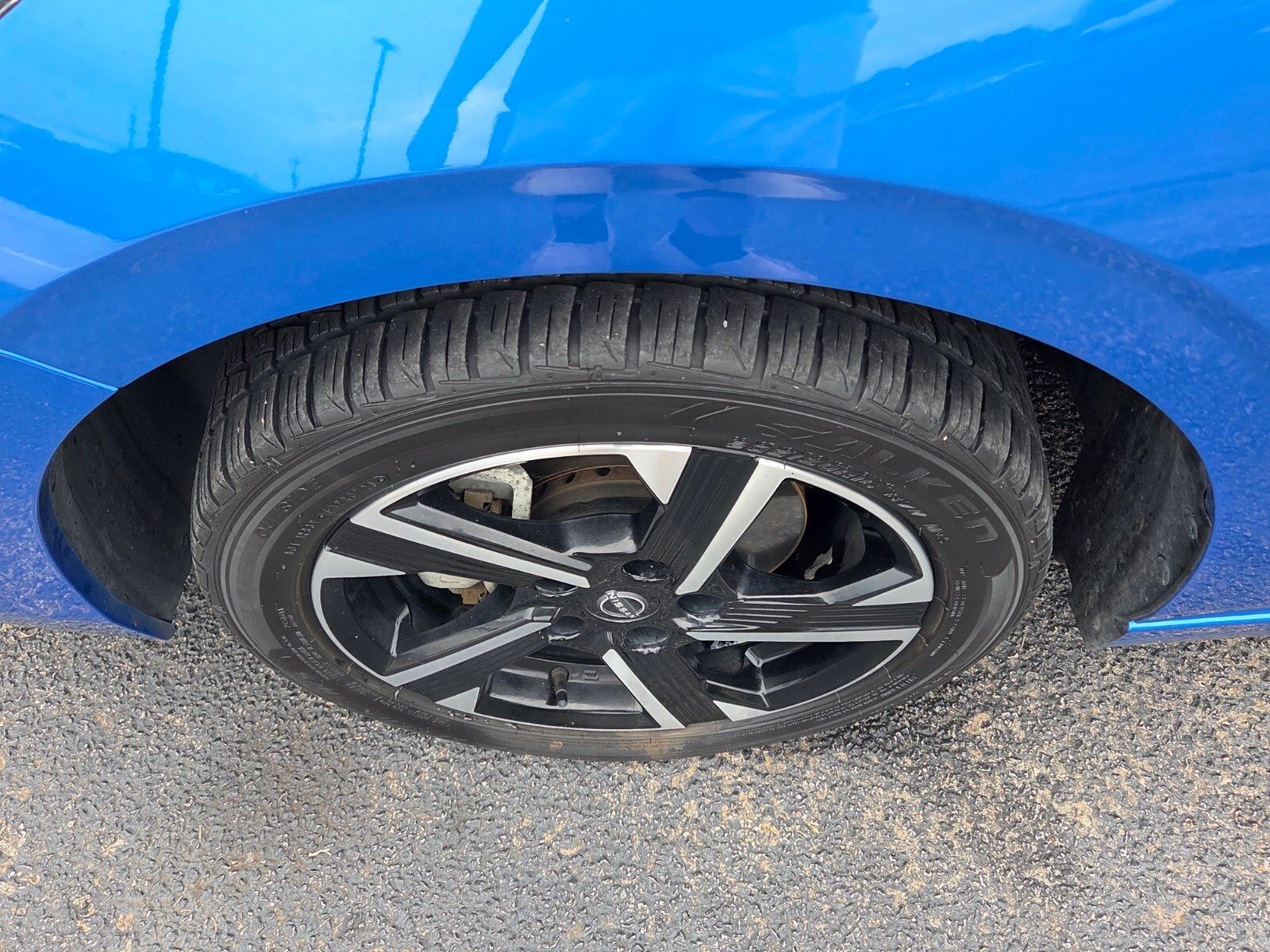 Used 2024 Blue Nissan SV image 18