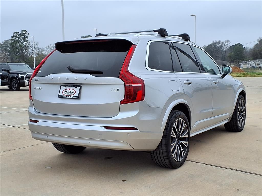 2022 Volvo XC90 T6 Momentum Silver at DeMontrond Auto Country