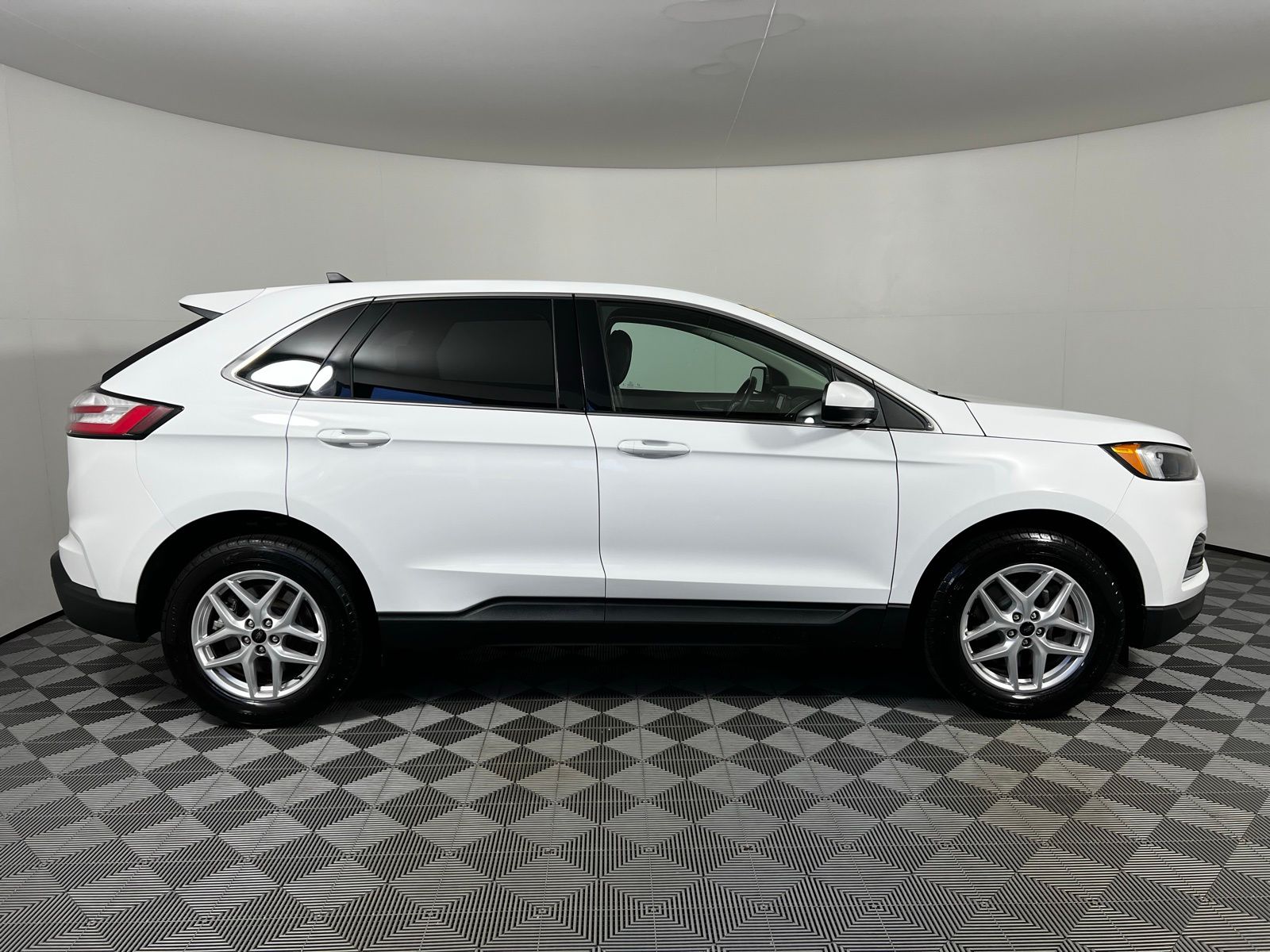 Thumbnail: 2024 Ford Edge - 4