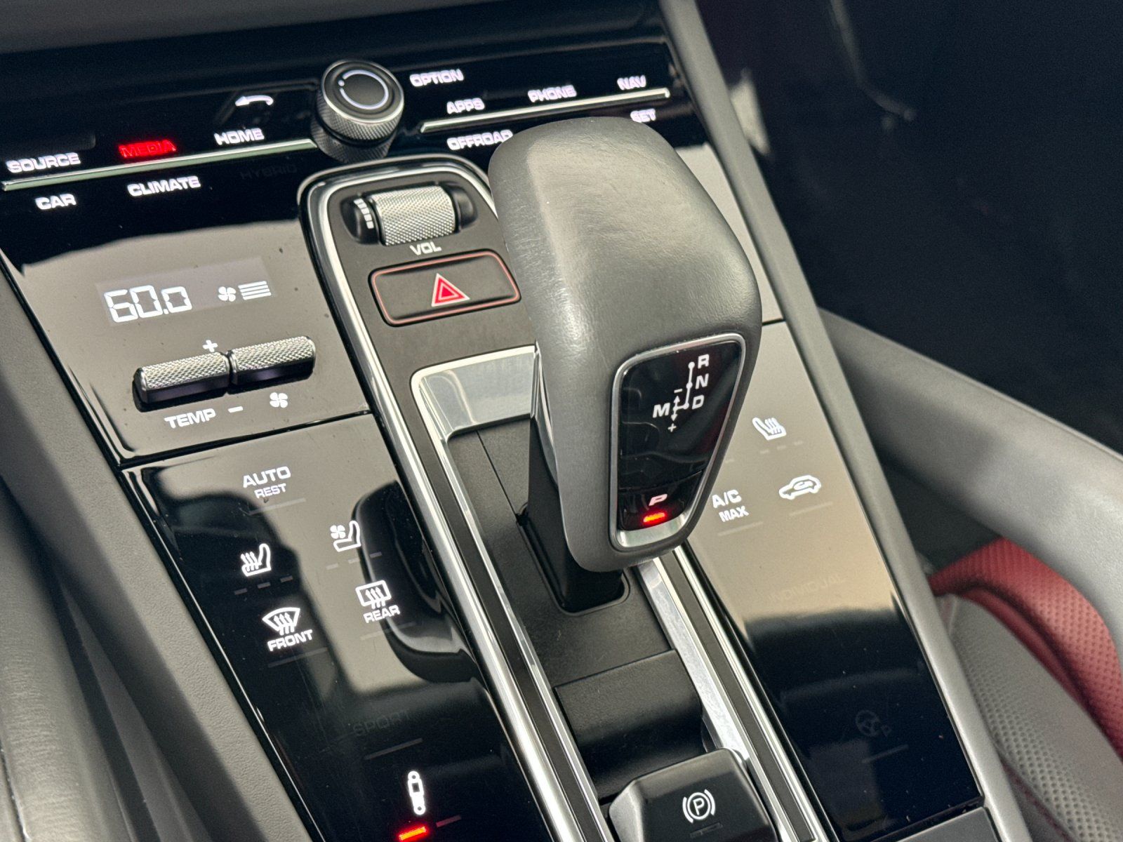 2021 Porsche Cayenne Coupe GTS — full photo 22 of 30