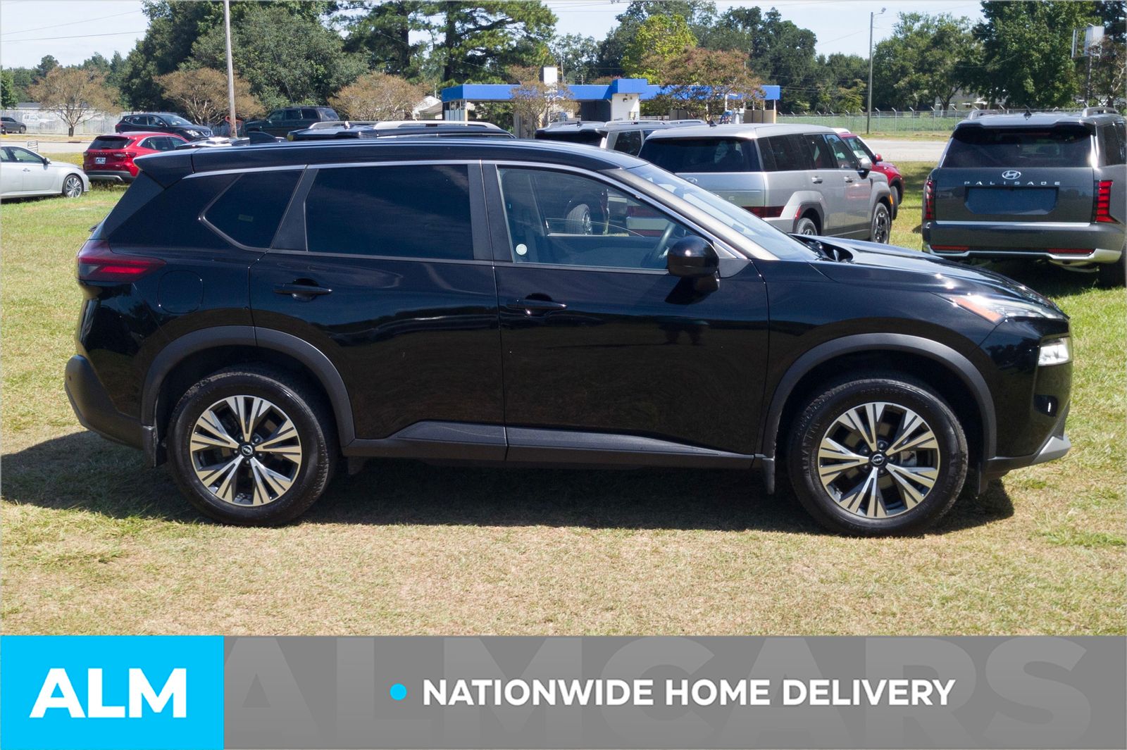 2023 Nissan Rogue SV photo 4