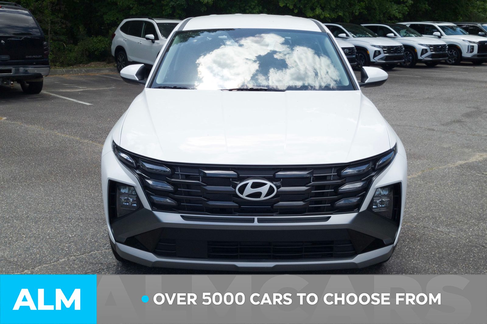 Used 2025 White Pearl Hyundai SE image 3