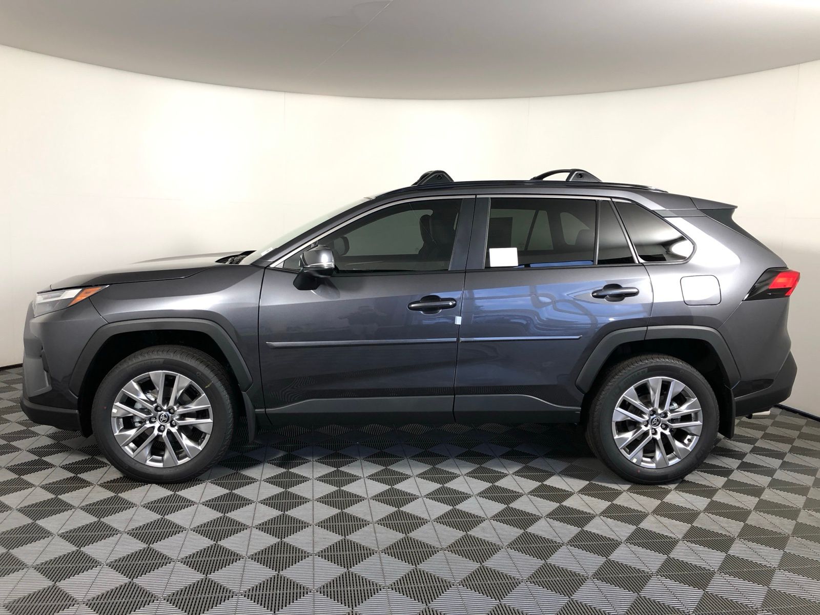 Thumbnail: 2025 Toyota RAV4 - 8