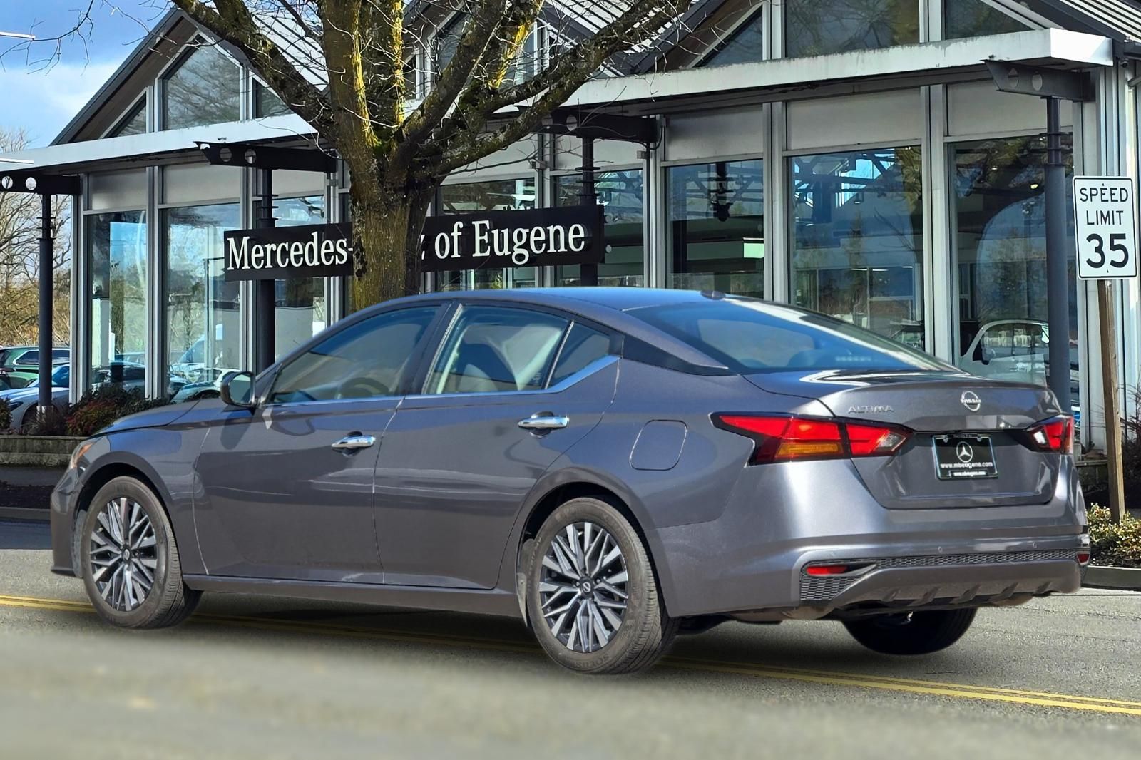 Used 2025 Nissan Altima Sedan
