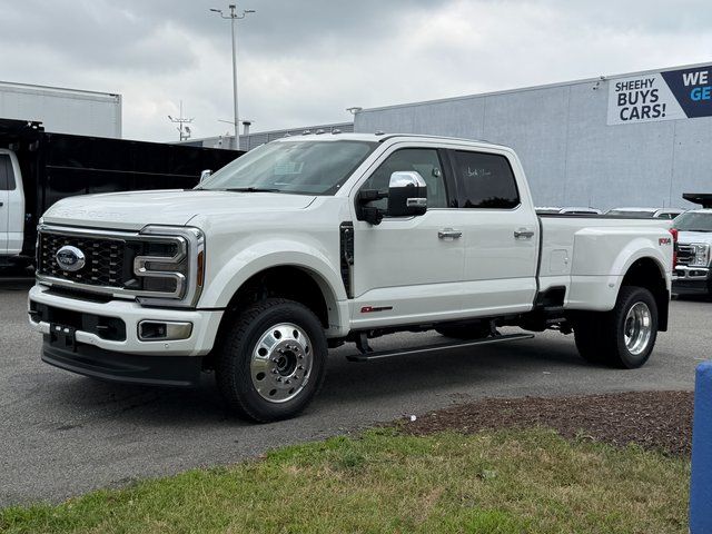 New 2026 Star White Metallic Tri-Coat Ford Platinum image 2