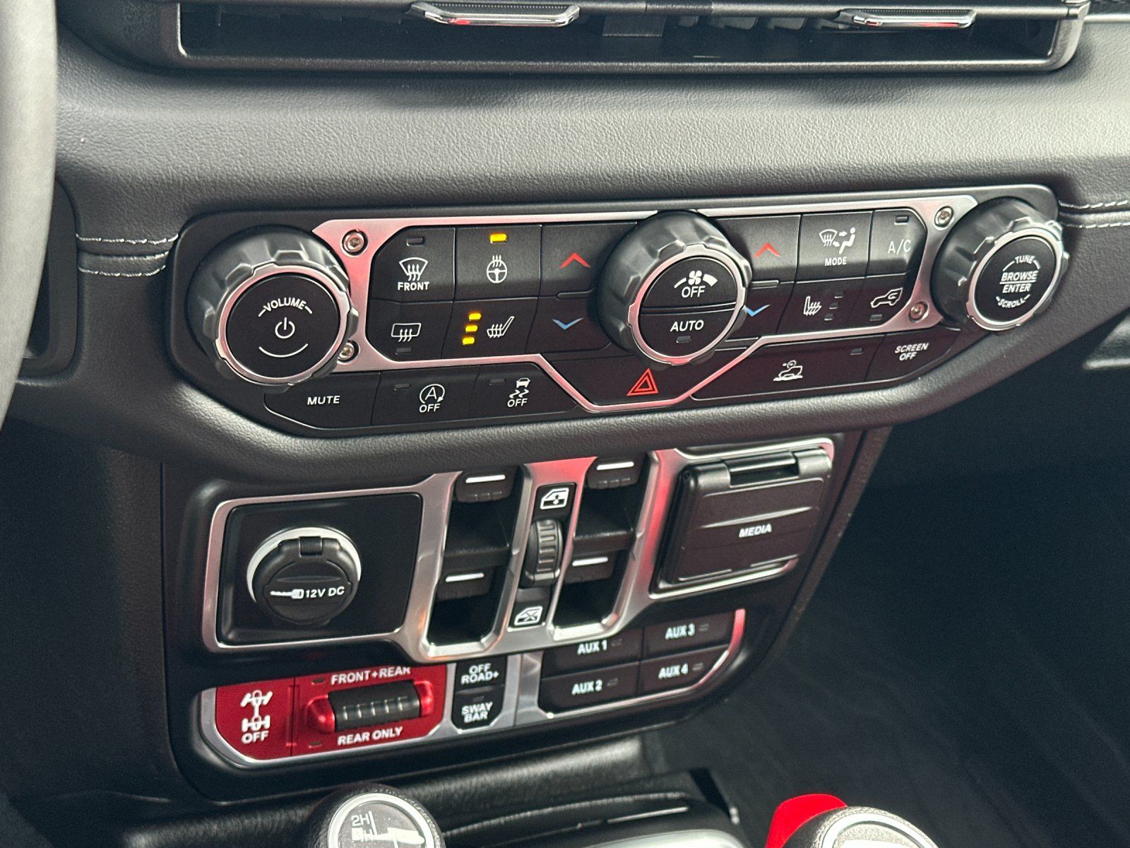 used 2024 Jeep Gladiator car, priced at $44,998