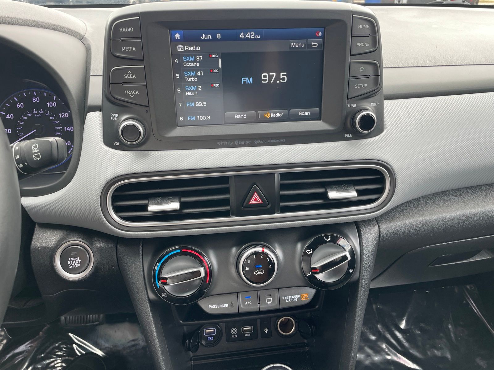Used 2020 Silver Hyundai SEL Plus image 18