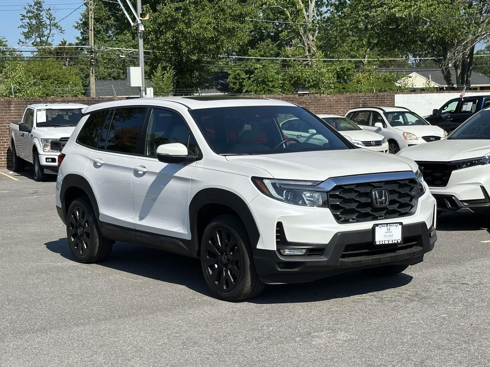 Used 2023 White Honda EX-L image 28