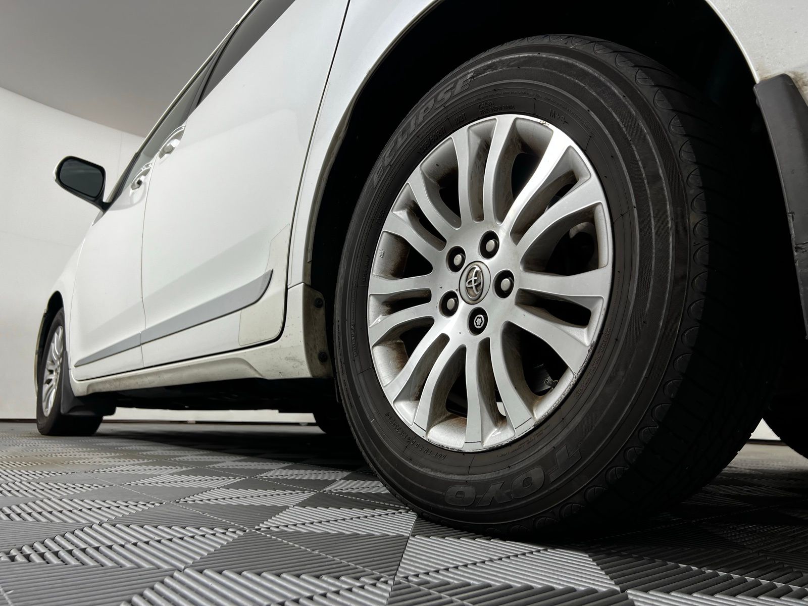 Thumbnail: 2016 Toyota Sienna - 9