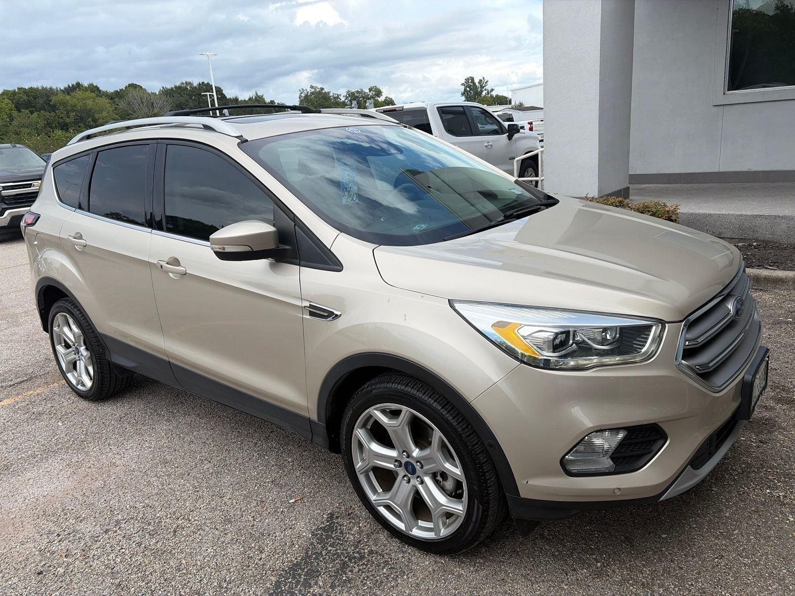 2017 Ford Escape Blanco (White Gold Metallic) SUV/Crossover Tracción delantera 6 velocidades Automática
