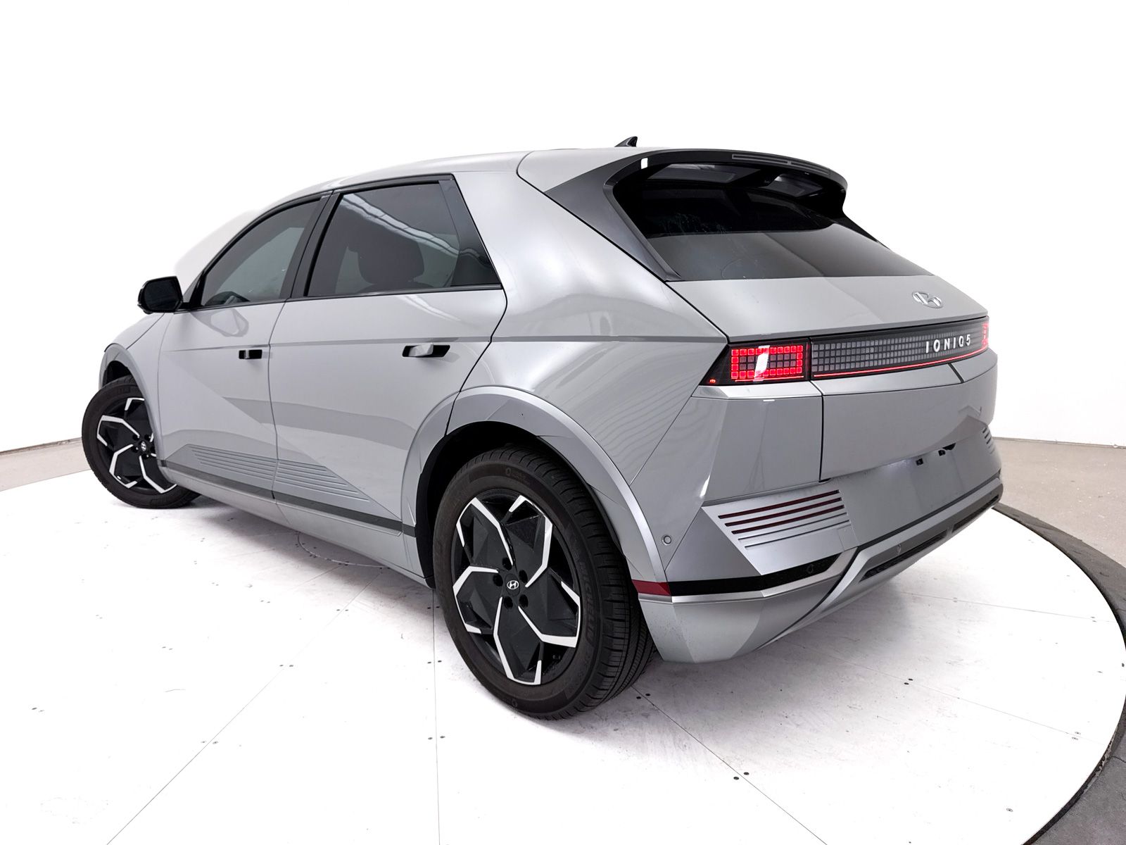 Used 2024 Hyundai IONIQ 5 Limited with VIN KM8KR4DE7RU294252 for sale in Scottsdale, AZ