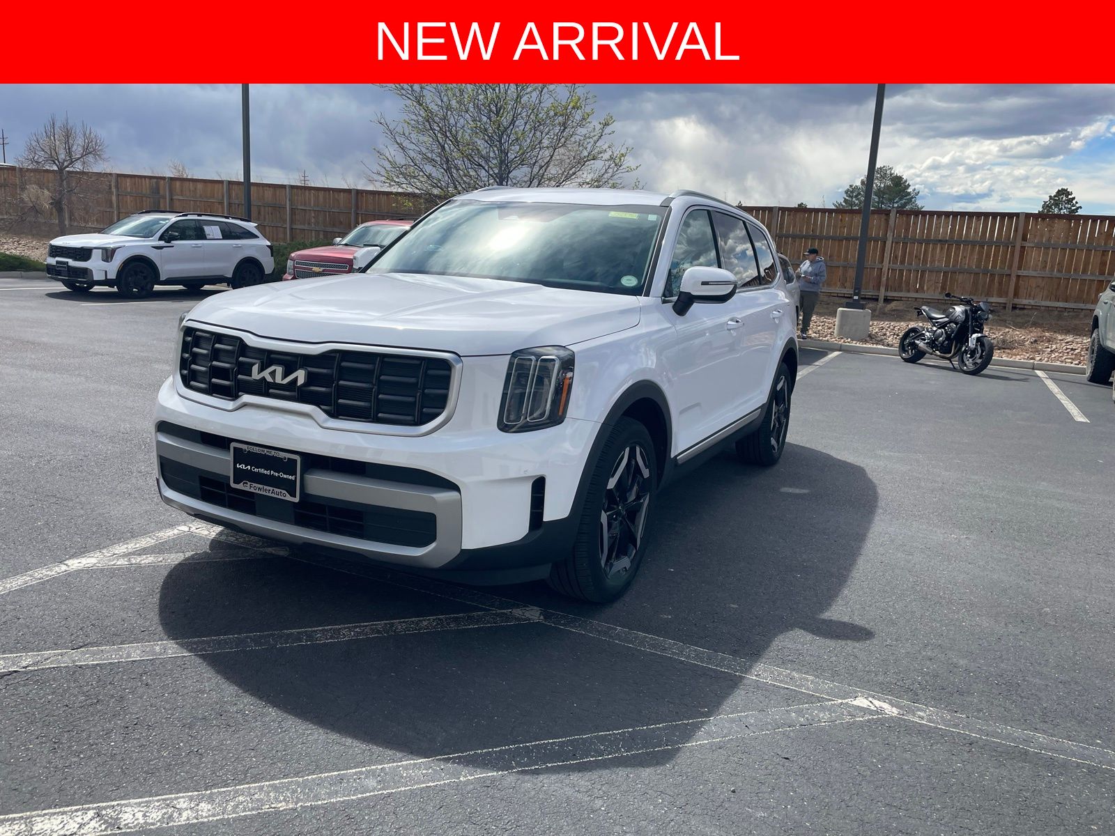 Glacial White Pearl 2023 Kia Telluride S AWD SUV / Crossover All-Wheel Drive 8-Speed Automatic