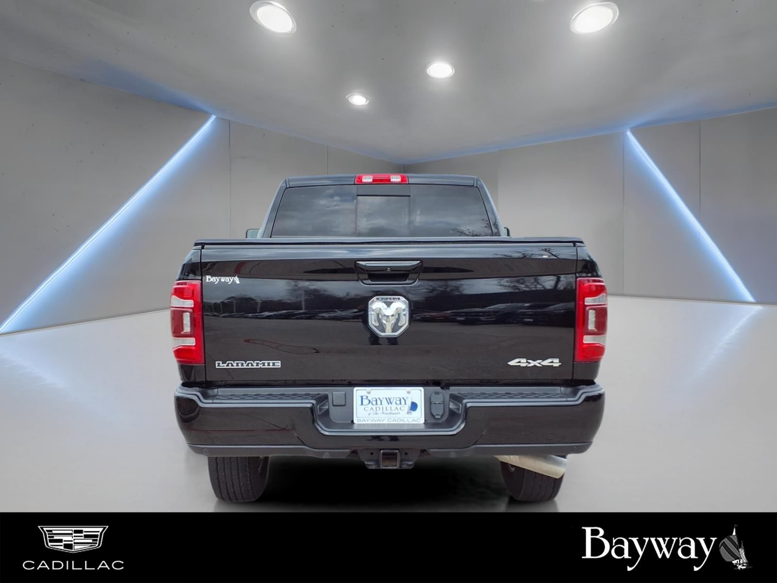 View vehicle photo 7