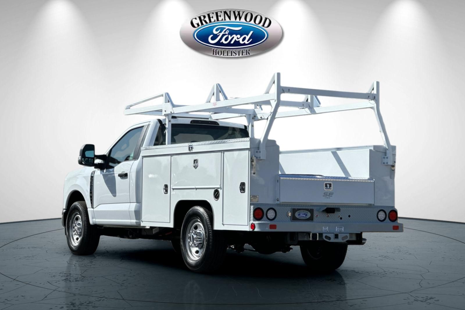 View vehicle photo 6