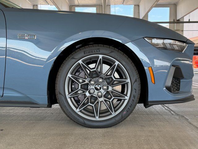 New 2026 Vapor Blue Metallic Ford GT Premium image 8