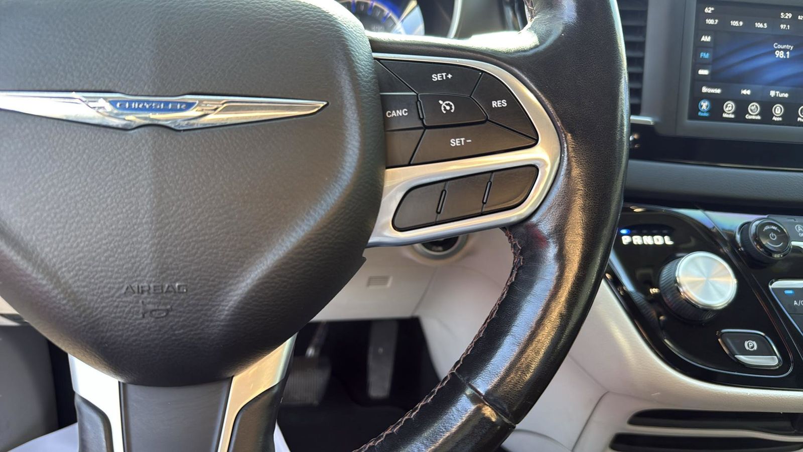 Used Car 2020 Chrysler Pacifica  Touring L For Sale Under $20,000 In Austin, Texas