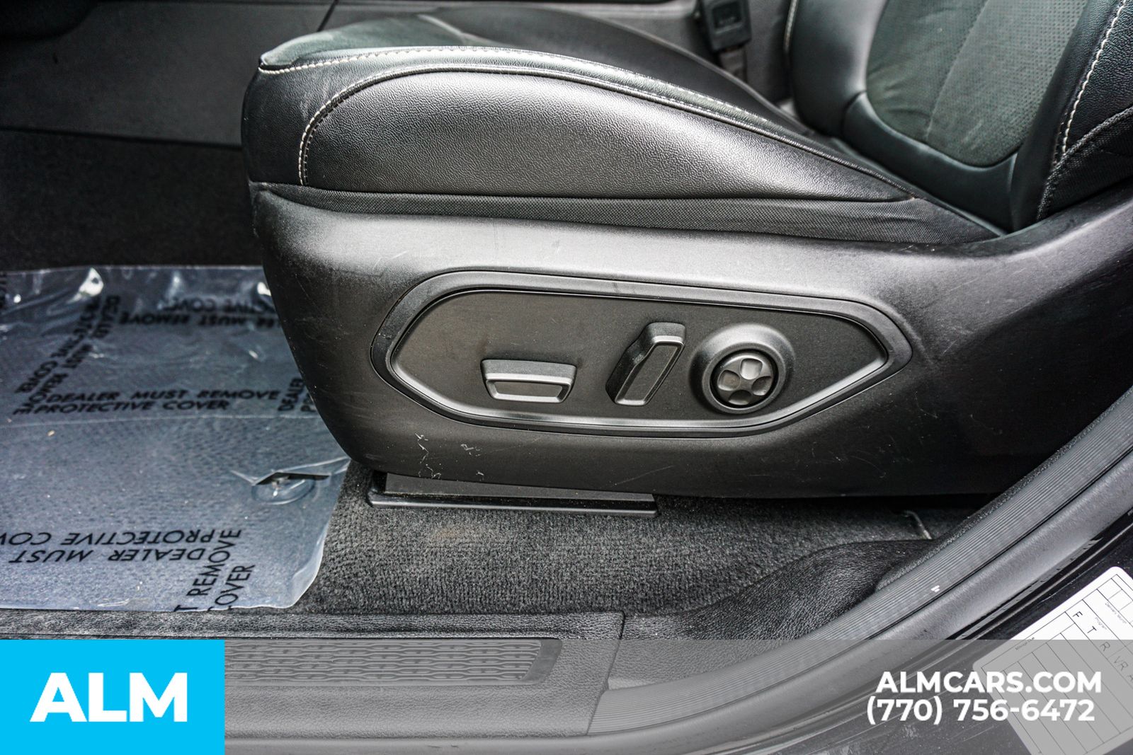 Used 2025 Black Jeep Altitude image 37