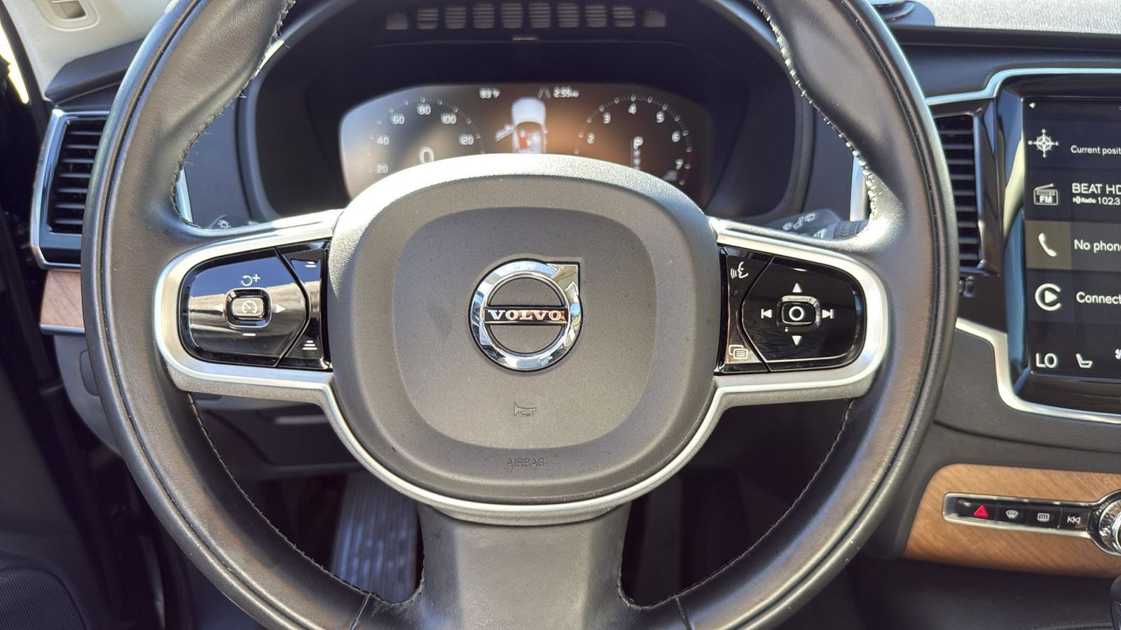 Used Car 2021 Volvo Xc90  T6 Momentum For Sale Under $30,000 In Austin, Texas