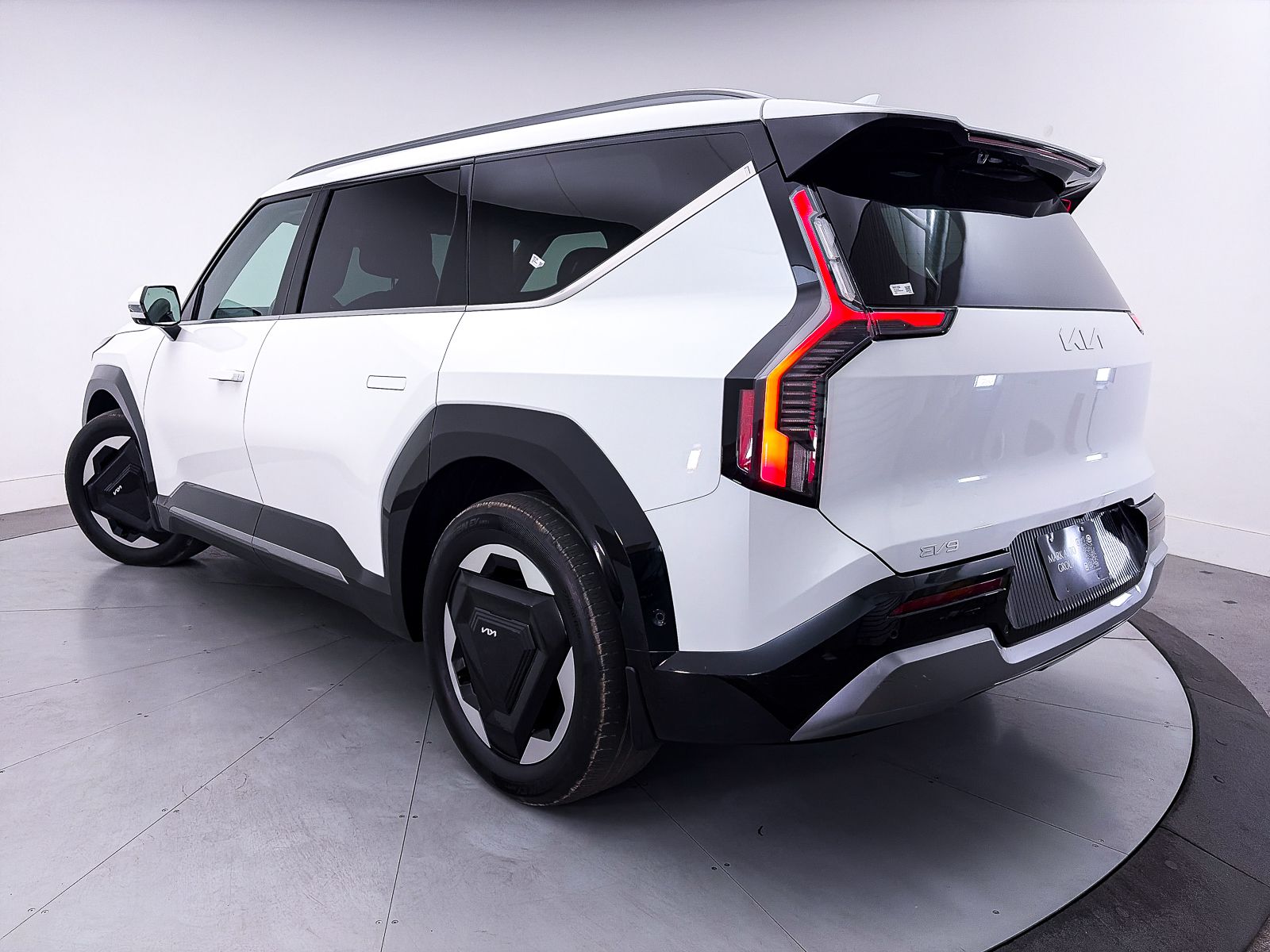 Used 2024 Kia EV9 Land with VIN KNDADFS58R6042088 for sale in Scottsdale, AZ