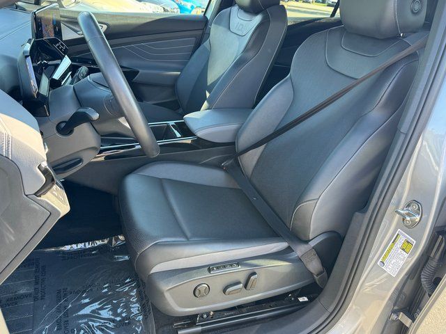 Used 2023 Silver Volkswagen Pro S image 7