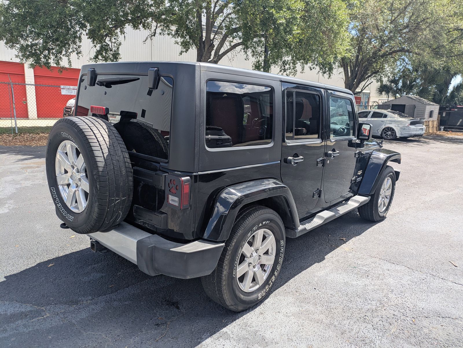 View vehicle photo 3