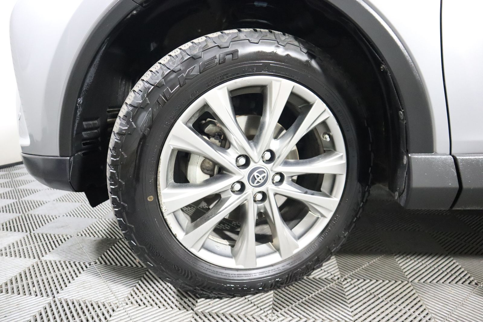 2017 Toyota RAV4 Hybrid Limited photo