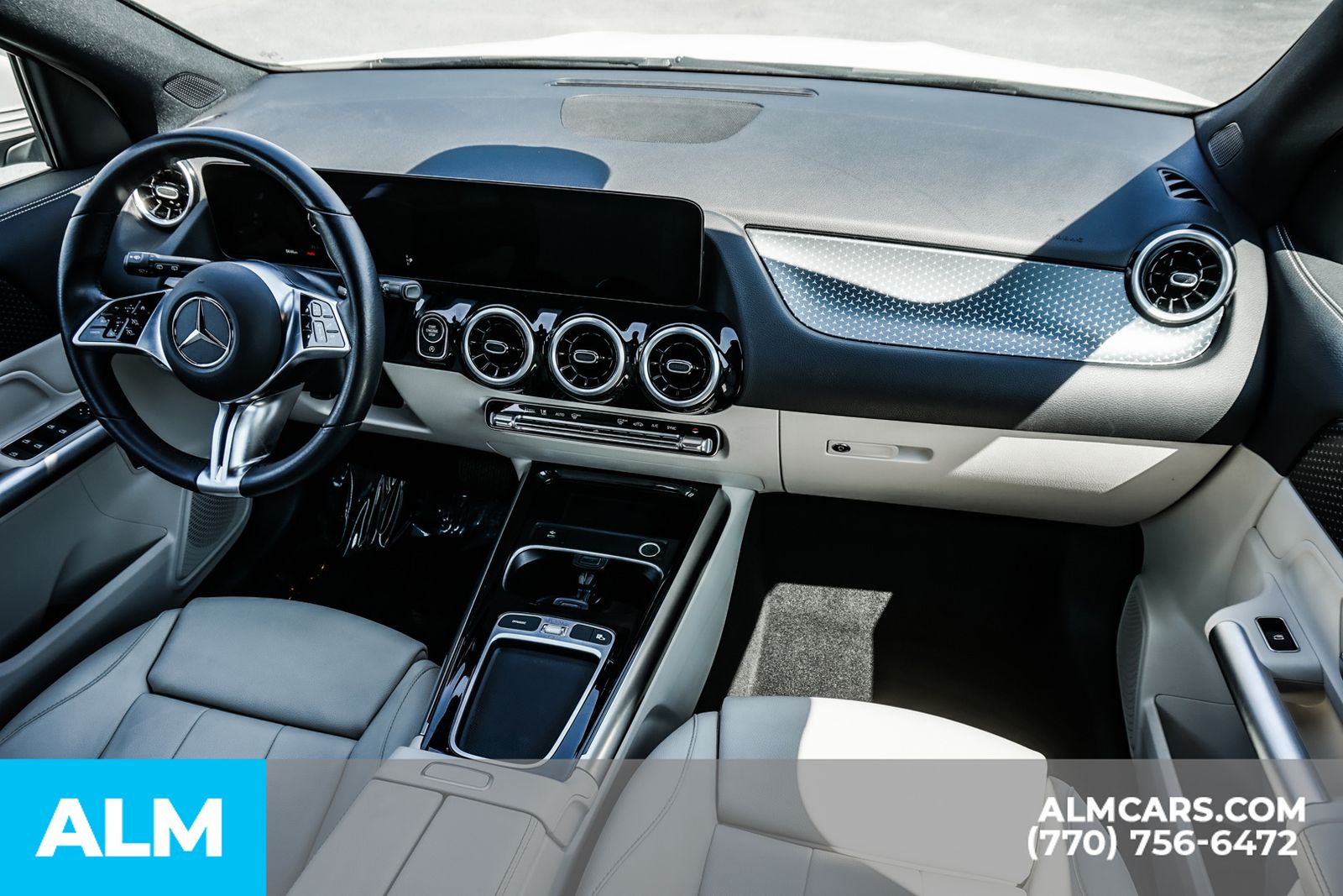 Used 2025 White Mercedes-Benz GLA 250 image 29