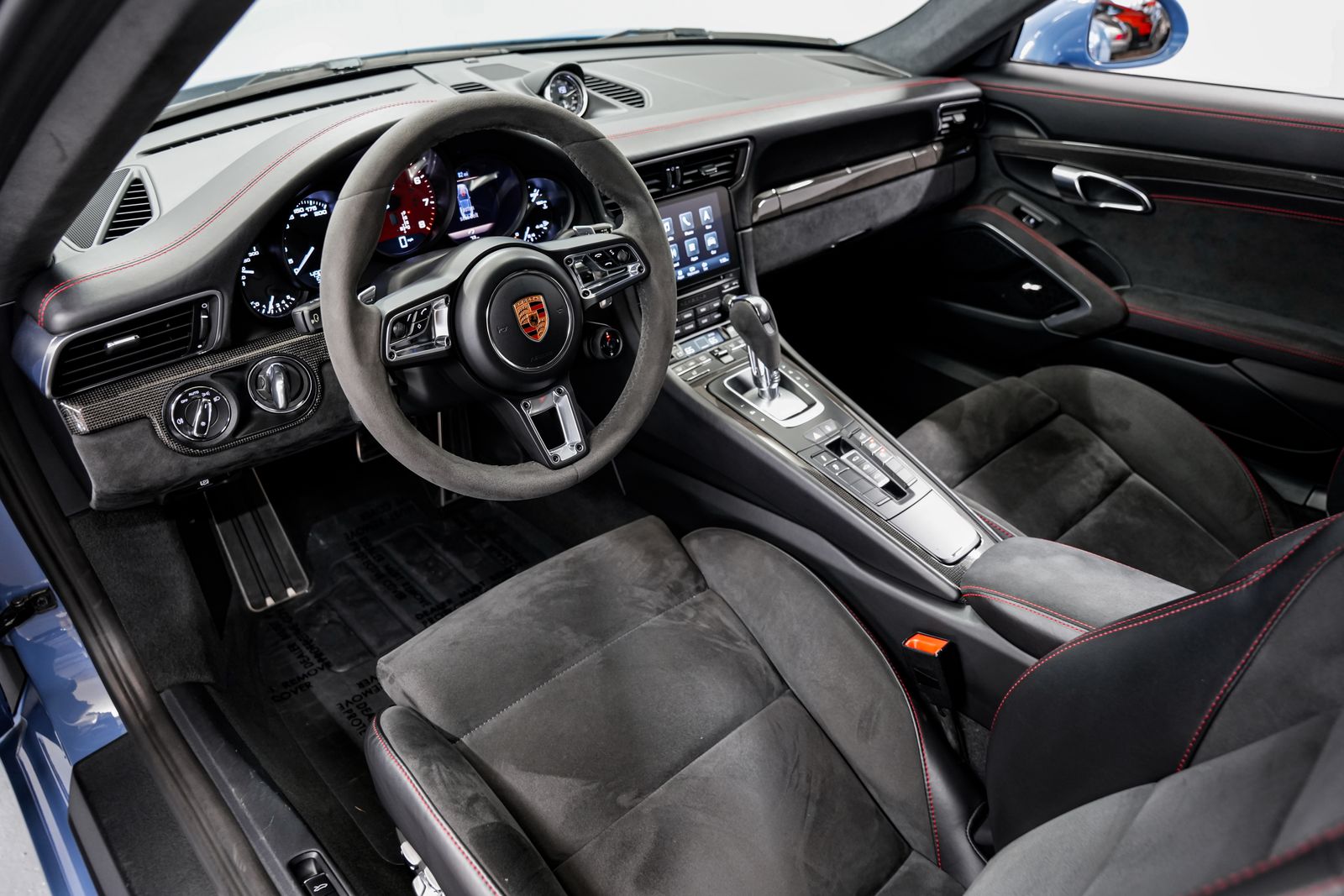 2019 Porsche 911 Carrera 4 GTS — photo 10